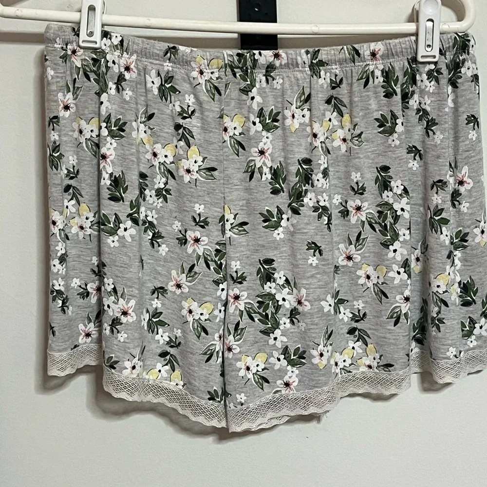 Target 2 Pc Floral Pajama Set Sz M/L - Picture 3 of 7